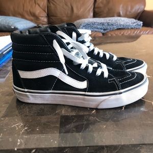 Skate high black and white vans